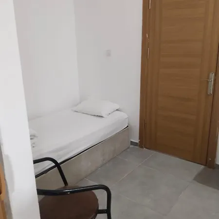 Ulus 10 فندق أديرني